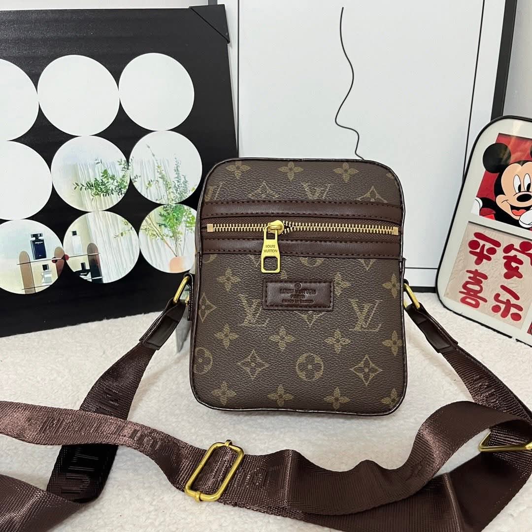 GUCCI JUMBO GG MESSENGER BAG