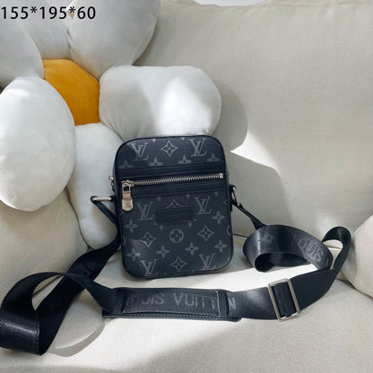 GUCCI JUMBO GG MESSENGER BAG